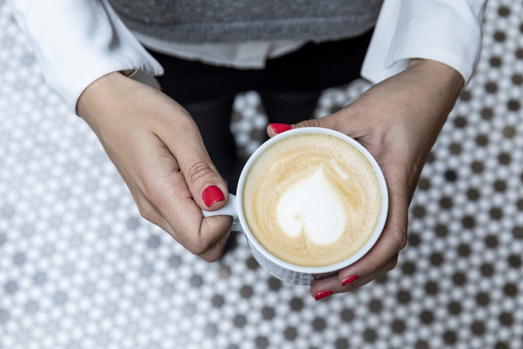 ÉS Deli Specialty Coffee - coffee shop downtown Budapest